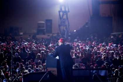 US campaign enters final day with nation on edge.jpg