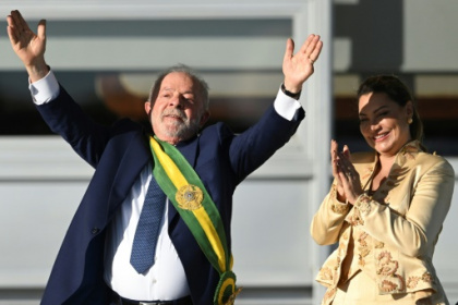 Lula returns vowing to rebuild, reunify Brazil.jpg