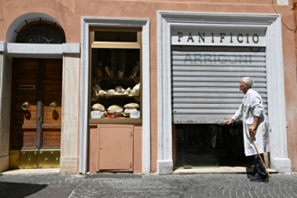 Rome's historic bakery to the popes closes.jpg Rome's historic bakery to the popes closes.jpg