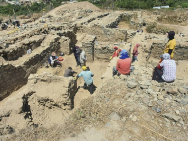 Pre-Incan site for ancestor worship found in Peru.jpg Pre-Incan site for ancestor worship found in Peru.jpg