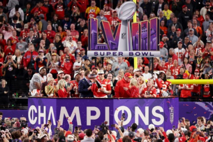 Mahomes leads Chiefs to Super Bowl thriller over 49ers.jpg