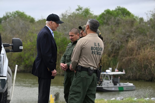 Trump and Biden trade barbs on rival US-Mexico border visits