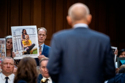 Boeing CEO recognizes 'gravity' of safety crisis but sees 'progress'.jpg