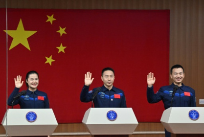 China's only woman spaceflight engineer in crew for 'dream' mission.jpg