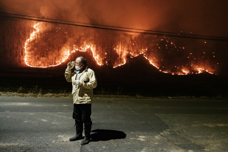 South Korea struggles to contain deadly wildfires