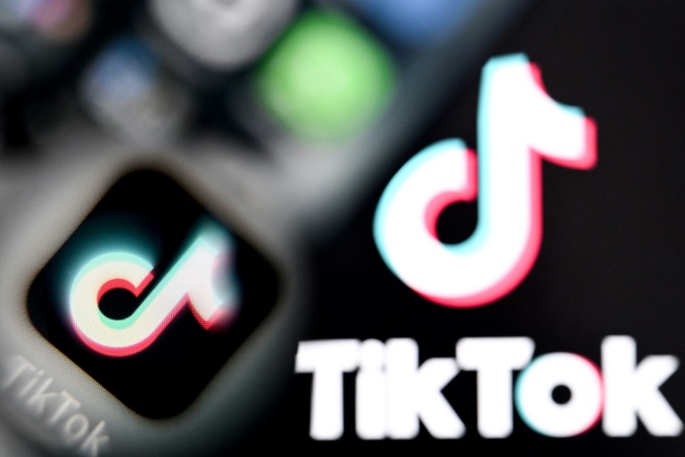 Australian trial says tech for social media teen ban can work