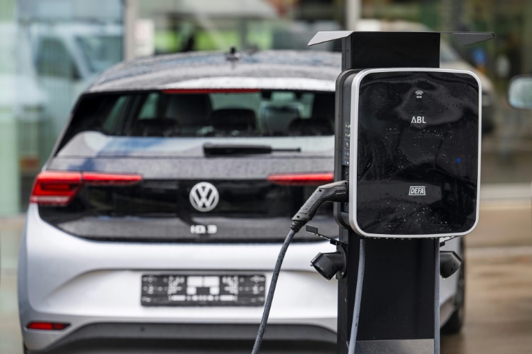 Carmakers to push EU for 2035 combustion-engine ban rethink