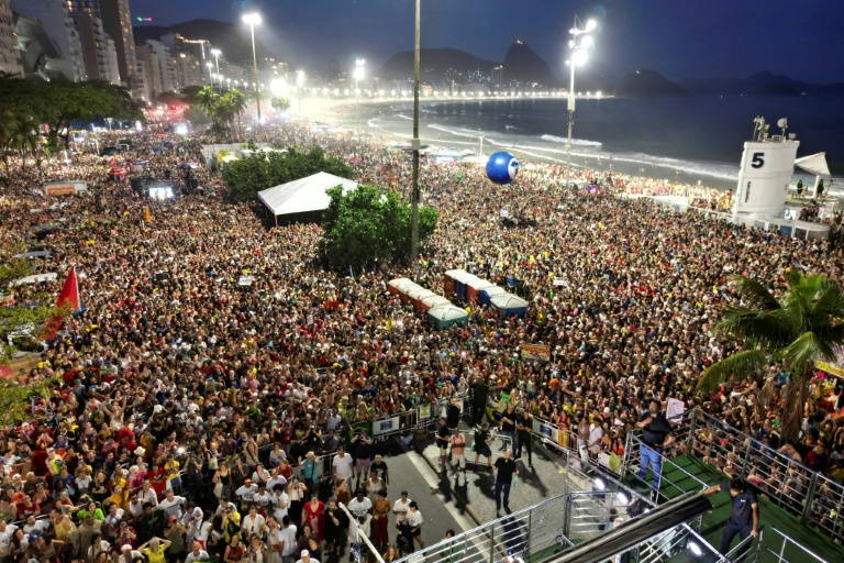 'No amnesty!' Brazilians protest against bid to pardon Bolsonaro