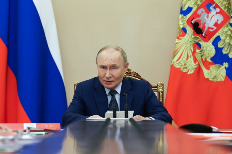 Russia offers to extend nuclear arms limits with US by one year