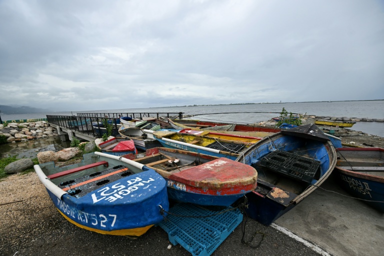 AI-generated fakes proliferate as Hurricane Melissa nears Jamaica
