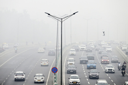 Each winter, Delhi is blanketed in acrid smog, a toxic mix of crop-burning, factory emissions and choking traffic - Arun SANKAR (AFP)