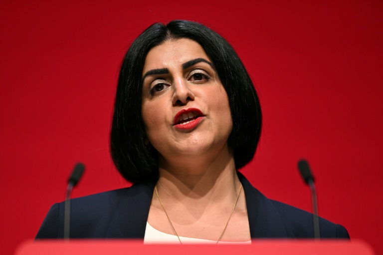 UK govt defends refugee shakeup in face of hard right