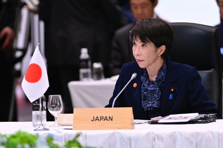 Leaders of Japan and South Korea meet as China flexes muscles