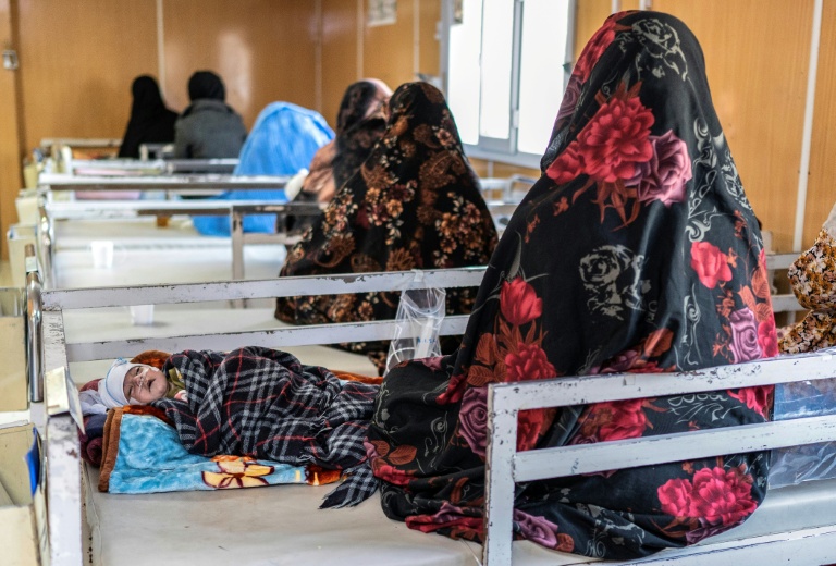 Afghan mothers seek hospital help for malnourished children
