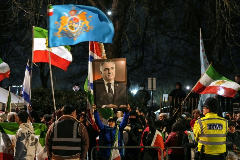 Reza Pahlavi: Iran's ex-crown prince dreaming of homecoming