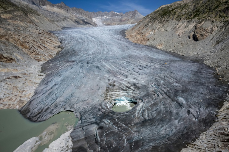 Earth's ice is melting: where and how fast?