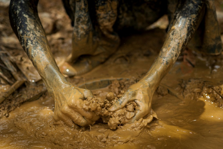 Ghana moves to rewrite mining laws for bigger share of gold revenues
