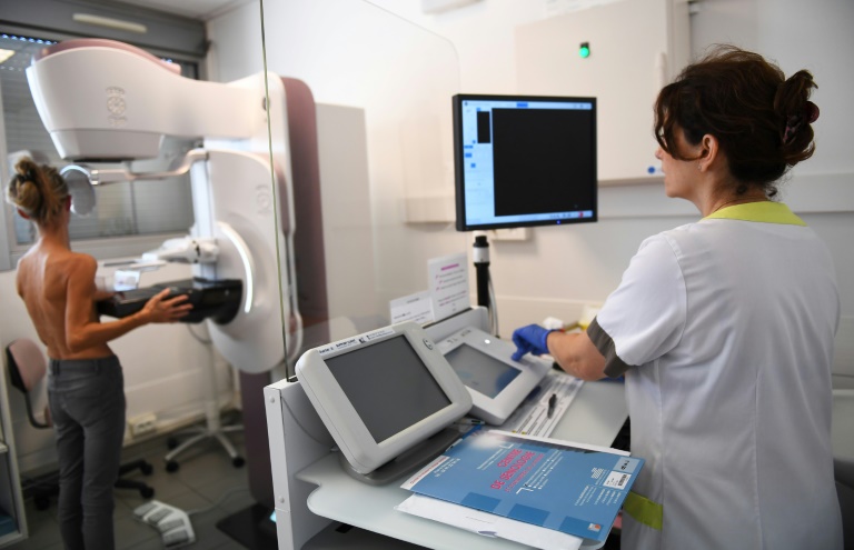 AI helps doctors spot breast cancer in scans: world-first trial